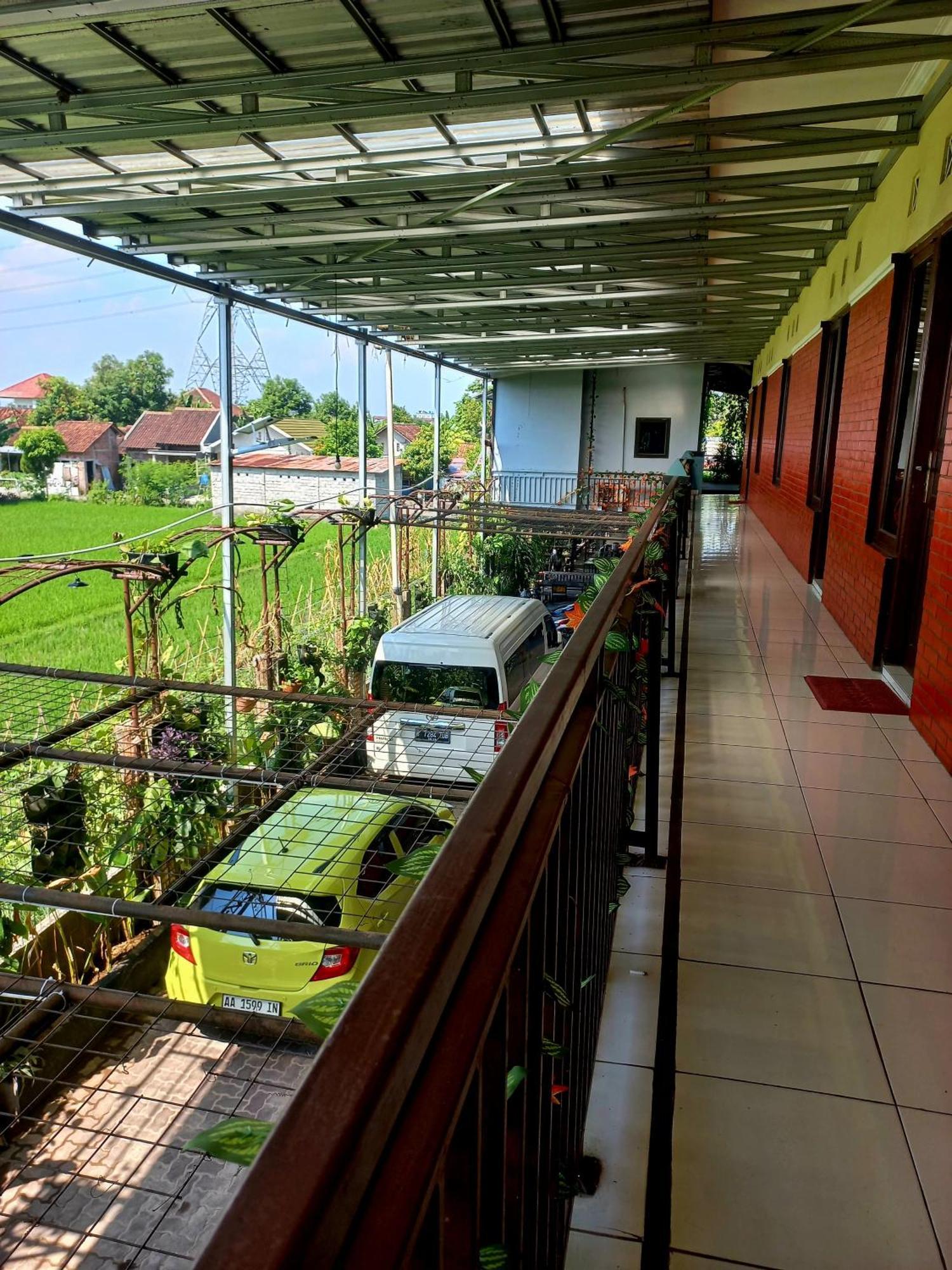 Hotel Omah Cepit Экстерьер фото